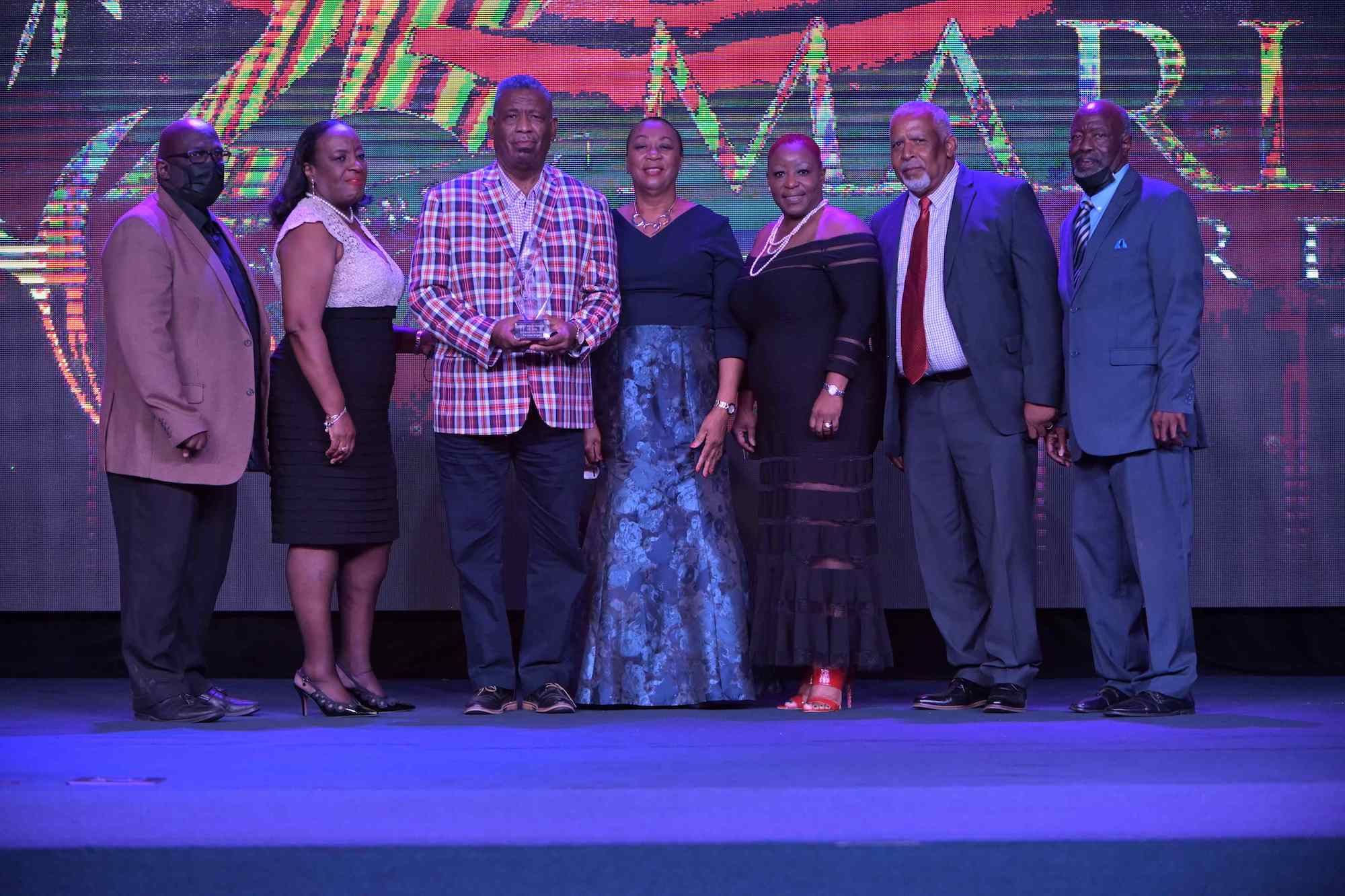 The Love Singers Accepts Life Time Achievment Award